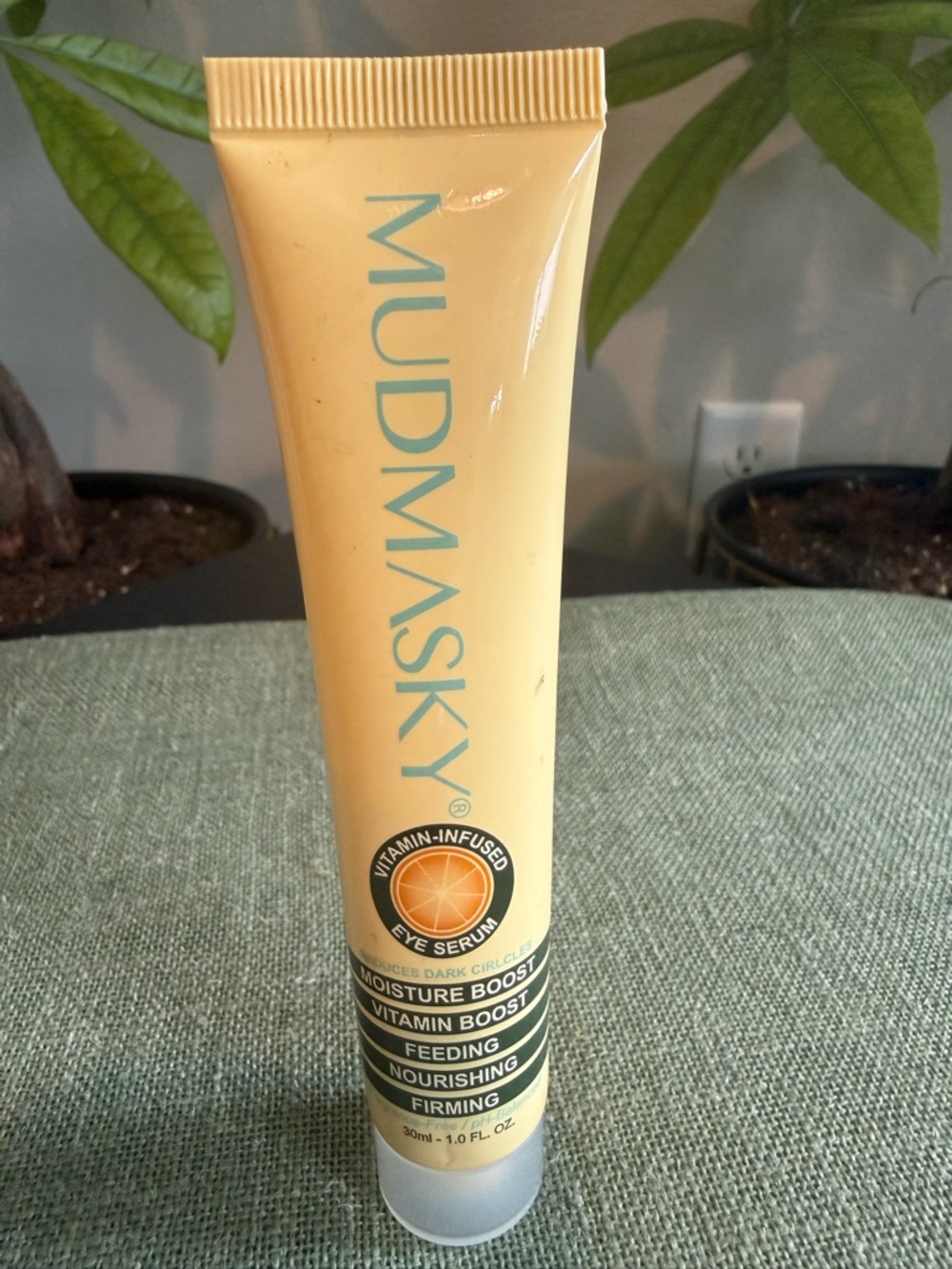 Mudmasky Vitamin-Infused Eye Serum (30ml)